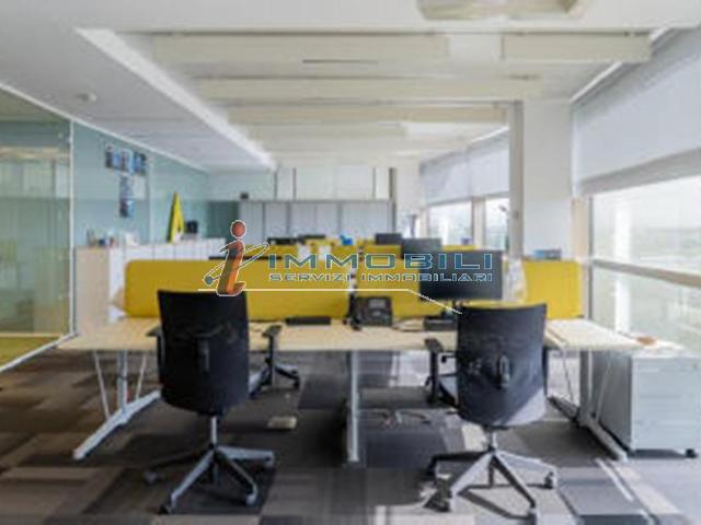 Ufficio in affitto a Rho, Lombardia