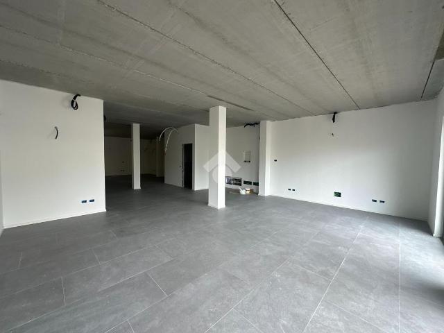 Ufficio in affitto a Comunità Alto Garda e Ledro, Riva