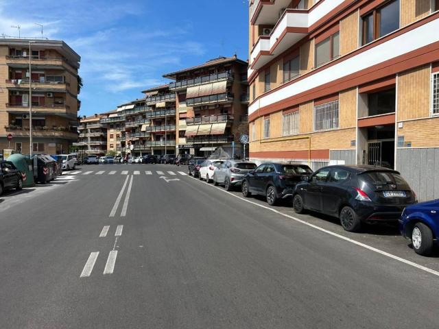 Ufficio in affitto a Municipio Roma VII, Roma Capitale