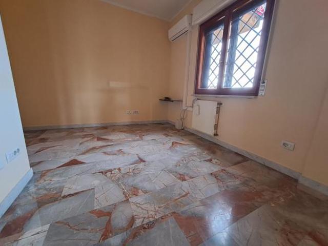 Ufficio in affitto a Municipio Roma VII, Roma Capitale