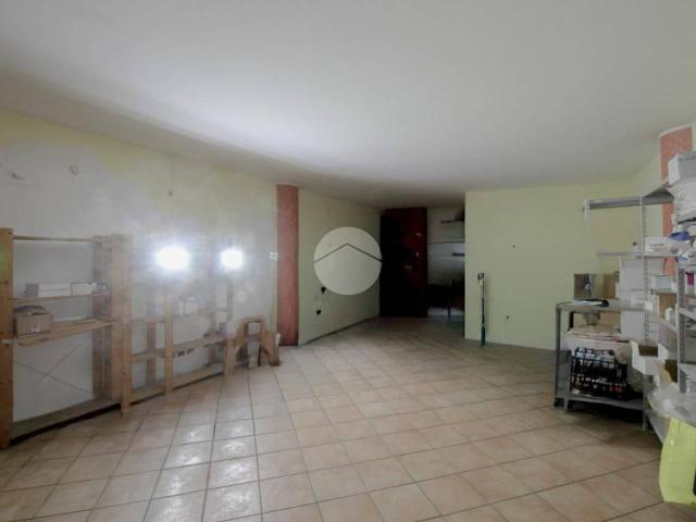 Ufficio in affitto a Romano Di Lombardia, Lombardia