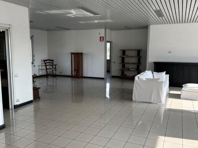 Ufficio in affitto a Rosà, Veneto