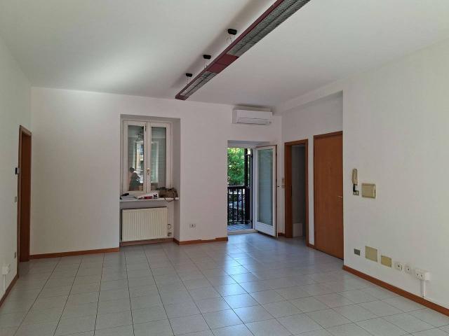 Ufficio in affitto a Comunità della Vallagarina, Borgo Sacco