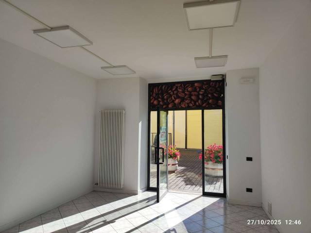 Ufficio in affitto a Comunità della Vallagarina, Borgo Sacco