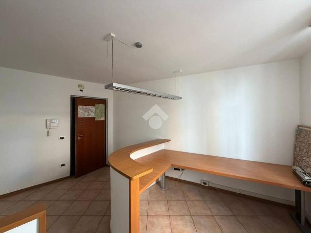 Ufficio in affitto a Comunità della Vallagarina, Borgo Sacco