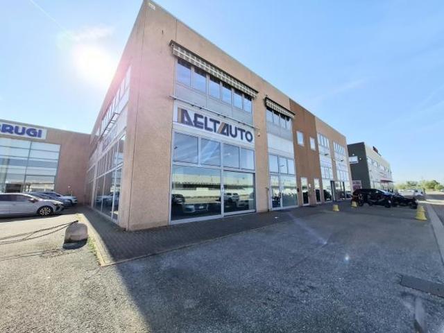 Locale Commerciale in affitto a Rovigo, Veneto