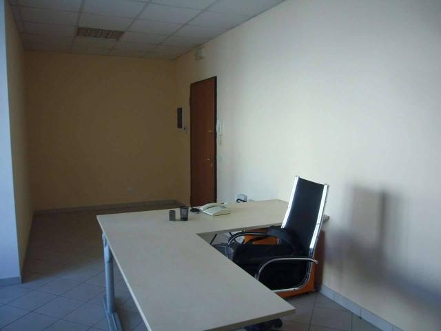 Ufficio in affitto a Tresinaro - Secchia, Re