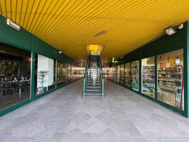 Ufficio in affitto a Tresinaro - Secchia, Re