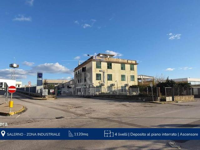 Ufficio in affitto a Salerno, Campania