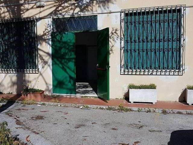 Ufficio in affitto a Arbostella, Salerno