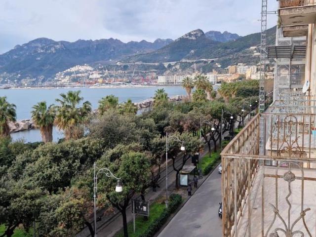 Ufficio in affitto a Salerno, Campania