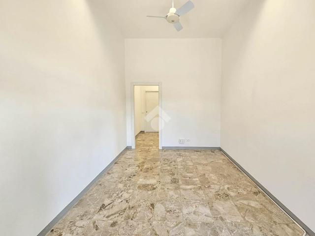 Ufficio in affitto a Comunità Montana Parco Alto Garda bresciano, Salò