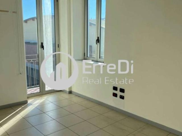 Ufficio in affitto a Samarate, Lombardia