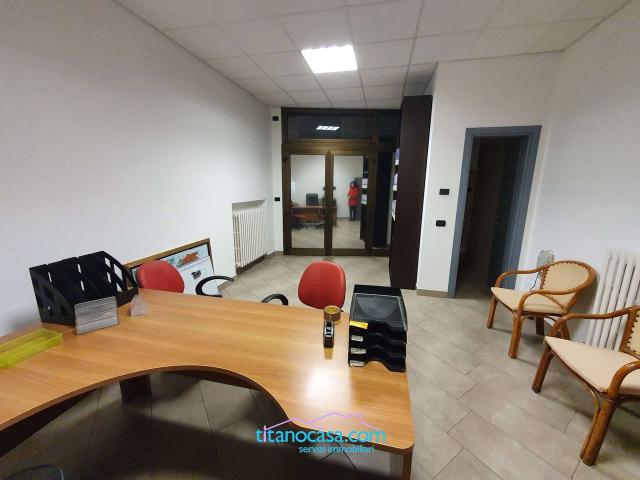 Ufficio in affitto a Serravalle