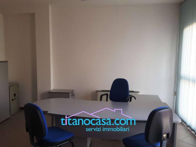 Ufficio in affitto a Serravalle