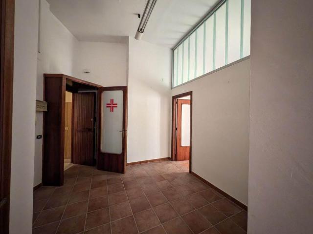 Ufficio in affitto a Puglia, Foggia