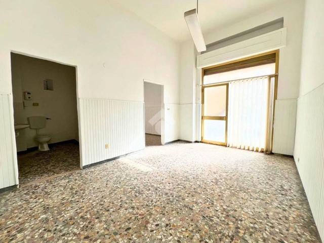 Ufficio in affitto a Puglia, Foggia