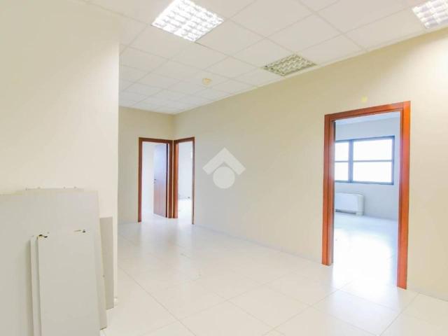 Ufficio in affitto a San Zenone Al Lambro, Lombardia