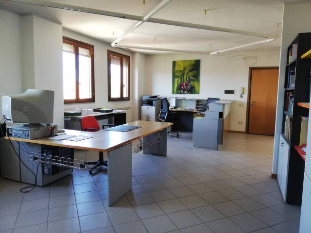 Ufficio in affitto a Santa Croce Sull'arno, Toscana