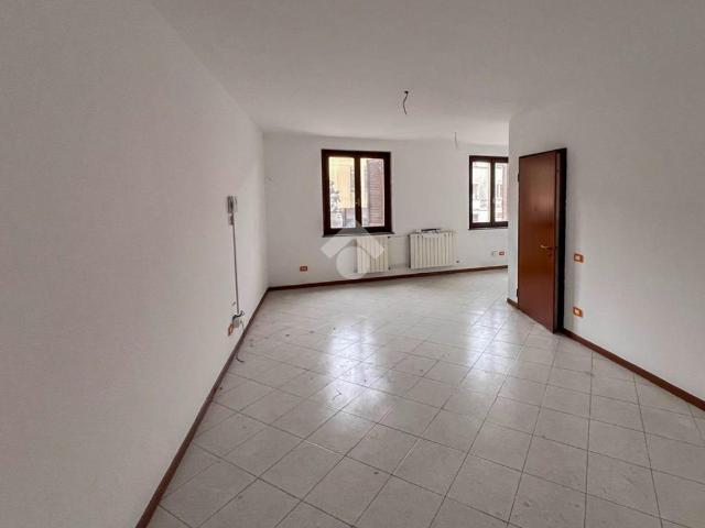 Ufficio in affitto a Sant'angelo Lodigiano, Guatra