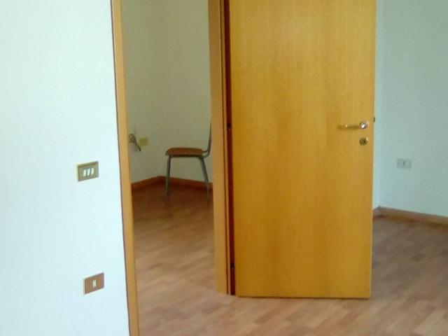 Ufficio in affitto a Sant'antimo, Campania