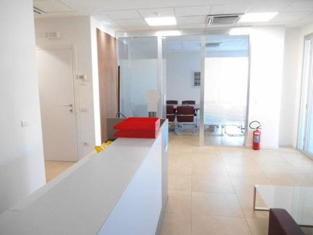 Ufficio in affitto a Unione di comuni Valmarecchia, Santarcangelo Di