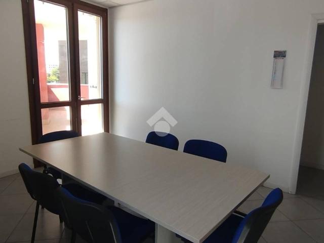 Ufficio in affitto a Santuario, Saronno