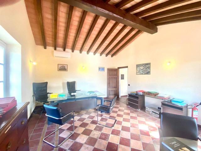 Ufficio in affitto a San Lazzaro, Sarzana