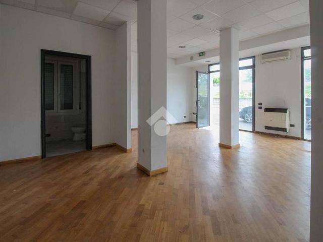 Ufficio in affitto a Unione dei comuni del Distretto Ceramico, Sassuolo