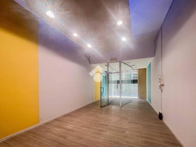 Ufficio in affitto a Unione dei comuni del Distretto Ceramico, Sassuolo