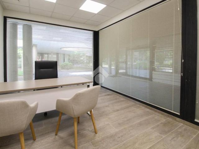 Ufficio in affitto a Unione dei comuni del Distretto Ceramico, Sassuolo