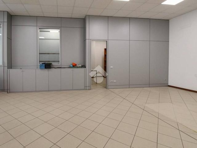 Ufficio in affitto a Unione dei comuni del Distretto Ceramico, Sassuolo
