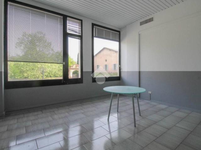 Ufficio in affitto a Unione dei comuni del Distretto Ceramico, Sassuolo