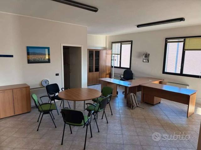 Ufficio in affitto a Unione dei comuni del Distretto Ceramico, Sassuolo