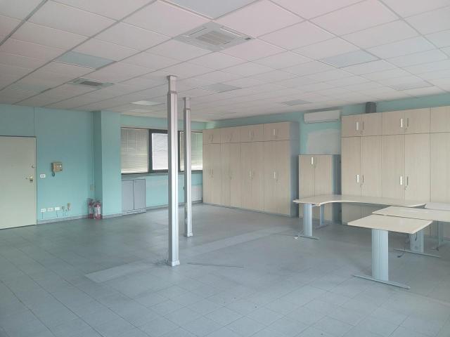 Ufficio in affitto a Tresinaro - Secchia, Re