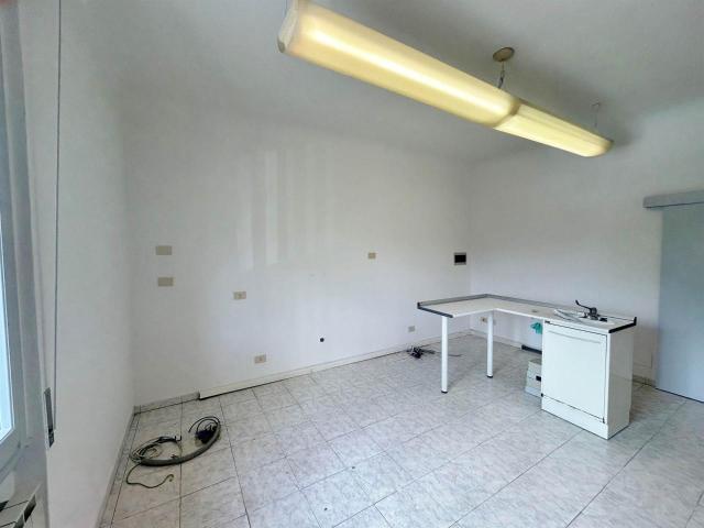 Ufficio in affitto a San Giusto, Scandicci