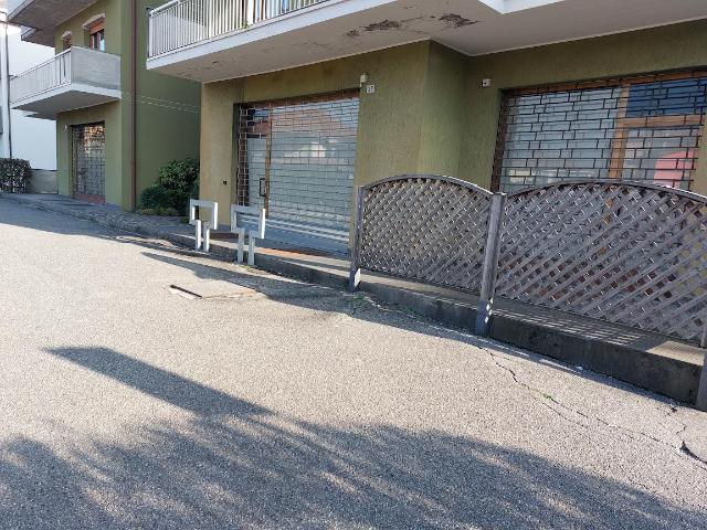 Ufficio in affitto a Scanzorosciate, Lombardia