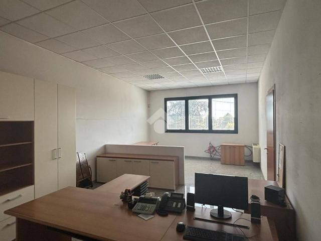 Ufficio in affitto a Schiavon, Veneto