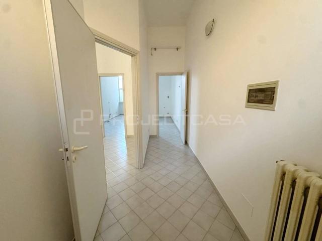 Ufficio in affitto a Puglia, Lecce