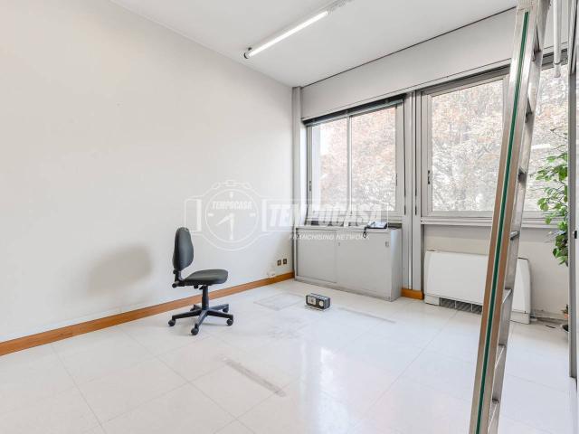 Ufficio in affitto a Rovagnasco, Segrate