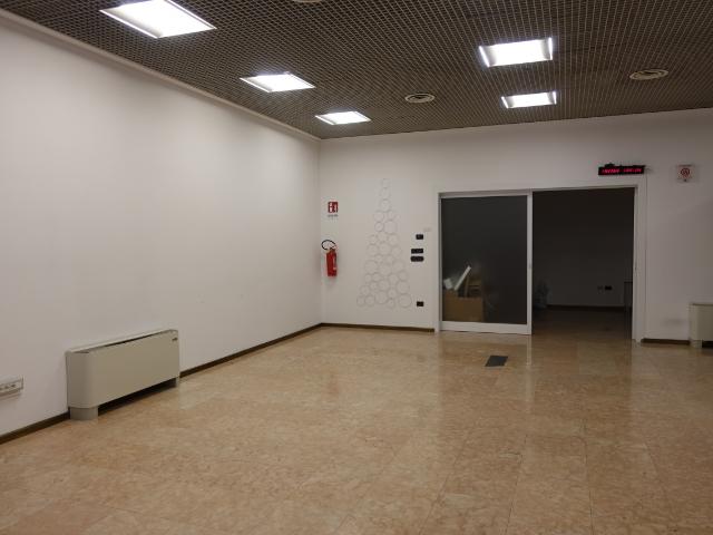 Ufficio in affitto a Selvazzano Dentro, Veneto
