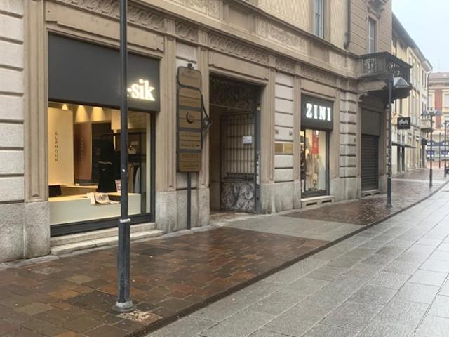 Ufficio in affitto a Santa Valeria, Seregno