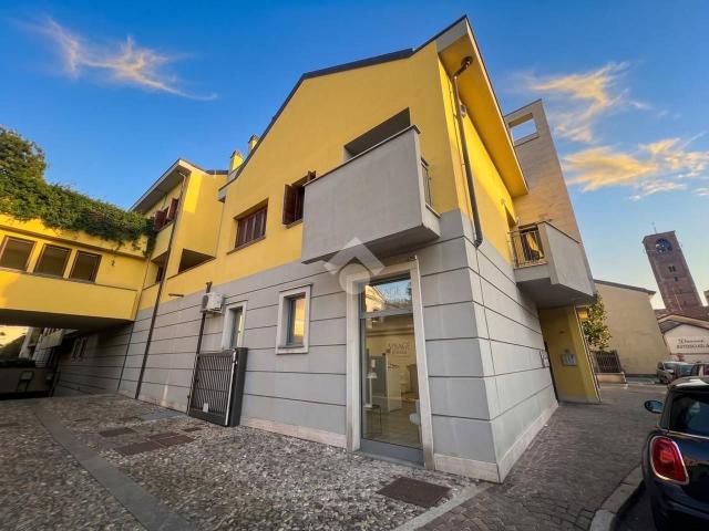Ufficio in affitto a San Rocco, Seregno