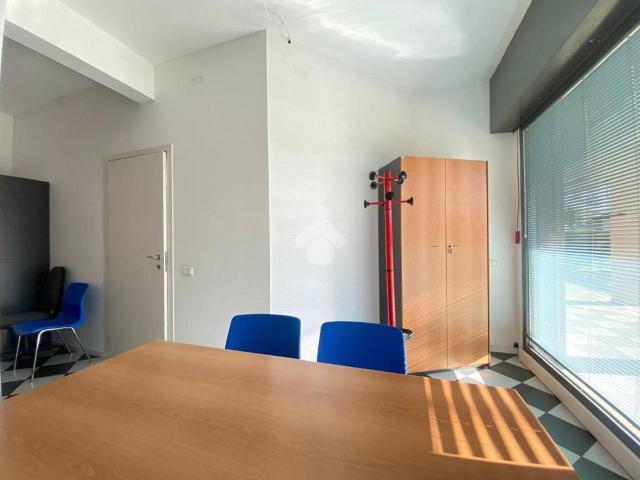 Ufficio in affitto a Paderno, Seriate