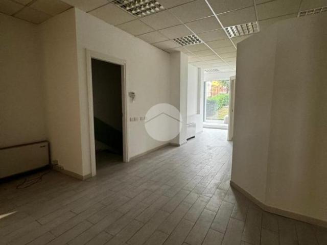 Ufficio in affitto a Paderno, Seriate