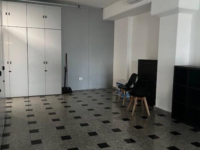 Ufficio in affitto a Sestu, Sardigna/Sardegna