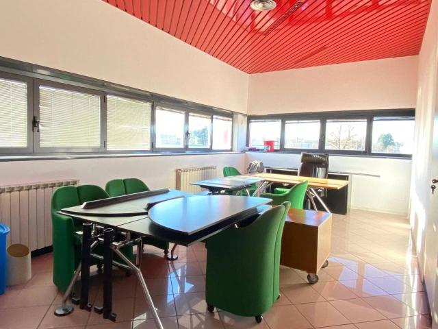 Ufficio in affitto a Seguro, Settimo Milanese