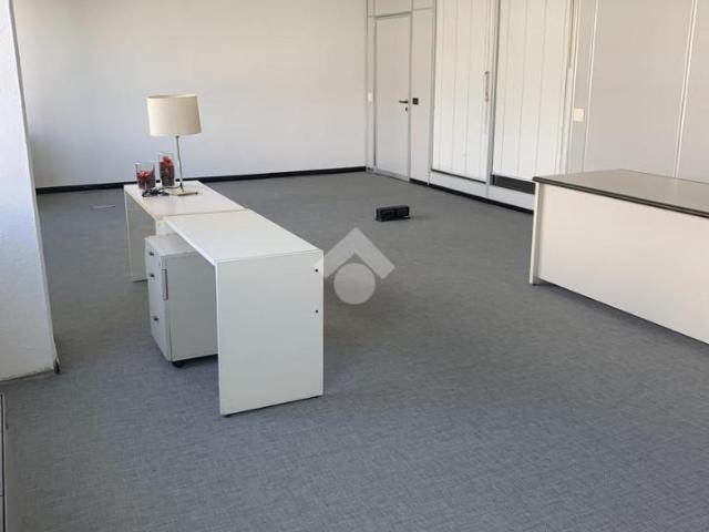 Ufficio in affitto a Villaggio Cavour, Settimo Milanese