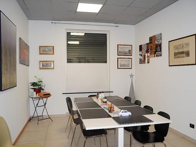 Locale Commerciale in affitto a Piemonte, Torino