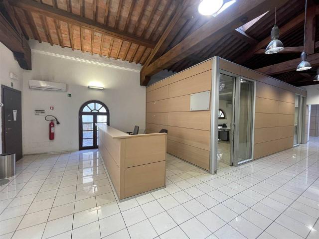 Ufficio in affitto a Ravacciano, Siena